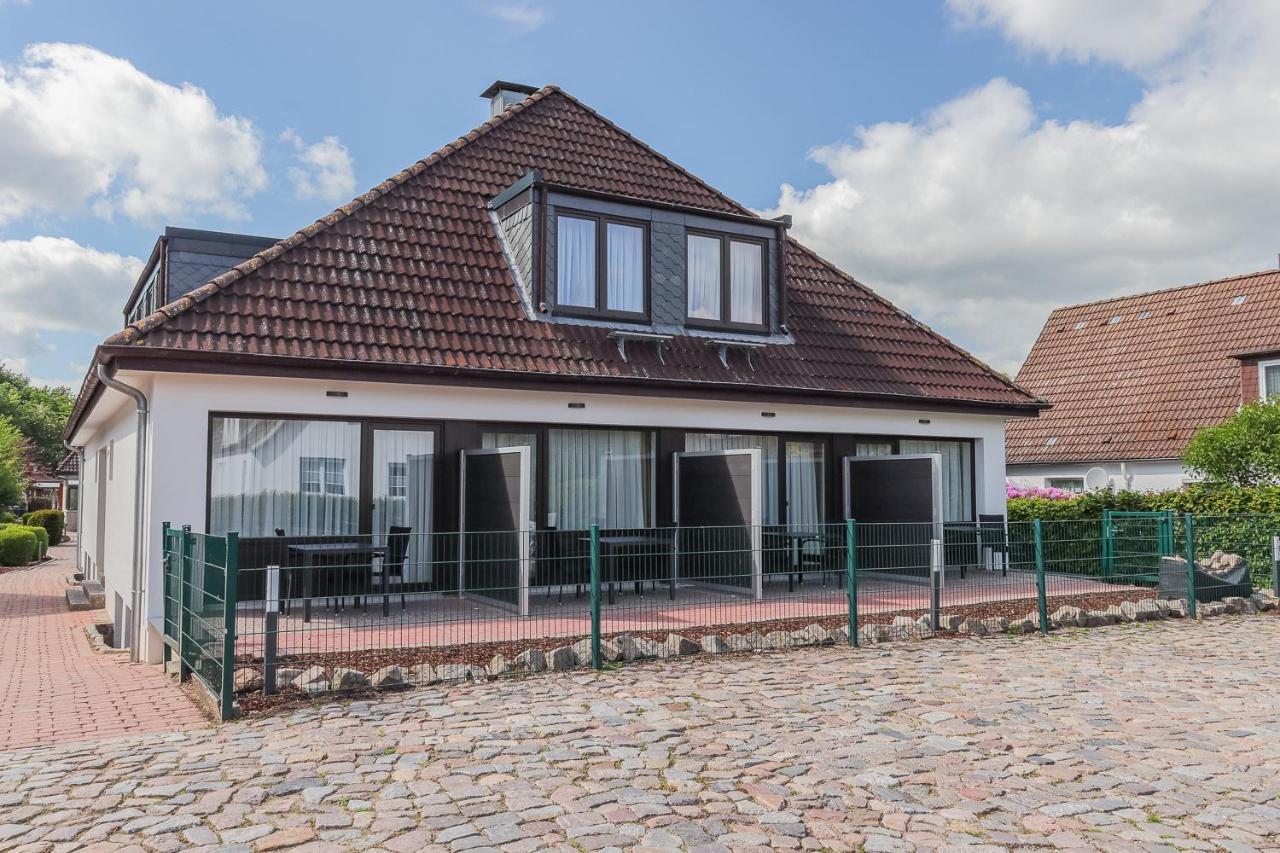 Hochwertige Ferienwohnung In Ruhiger Lage Mit Eigener Terrasse Und Parkplatz, Nur 7 Gehminuten Zum Strand Entfernt - Hoher Schlafkomfort Dank Boxspringbett Scharbeutz Exterior foto