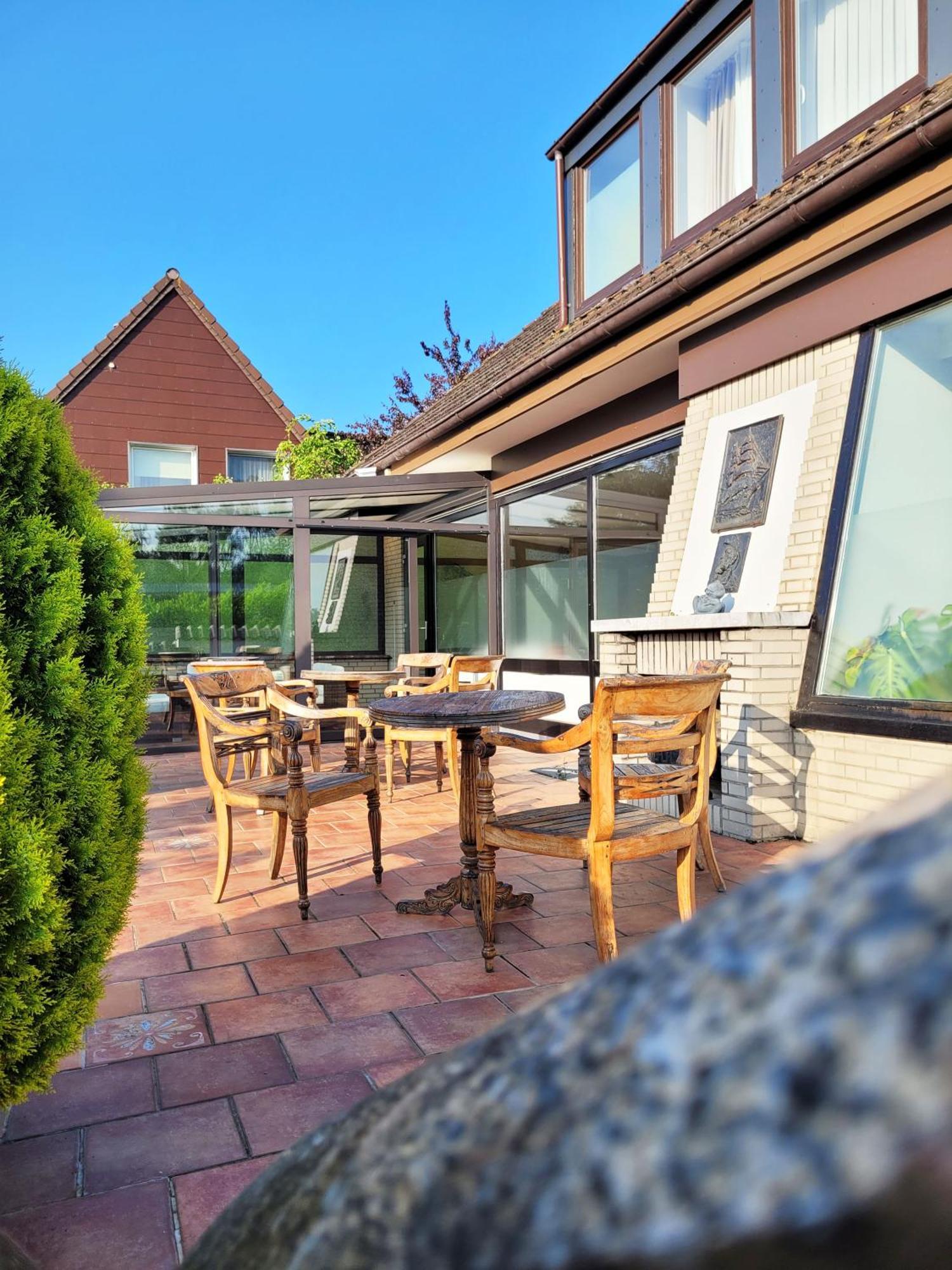Hochwertige Ferienwohnung In Ruhiger Lage Mit Eigener Terrasse Und Parkplatz, Nur 7 Gehminuten Zum Strand Entfernt - Hoher Schlafkomfort Dank Boxspringbett Scharbeutz Exterior foto